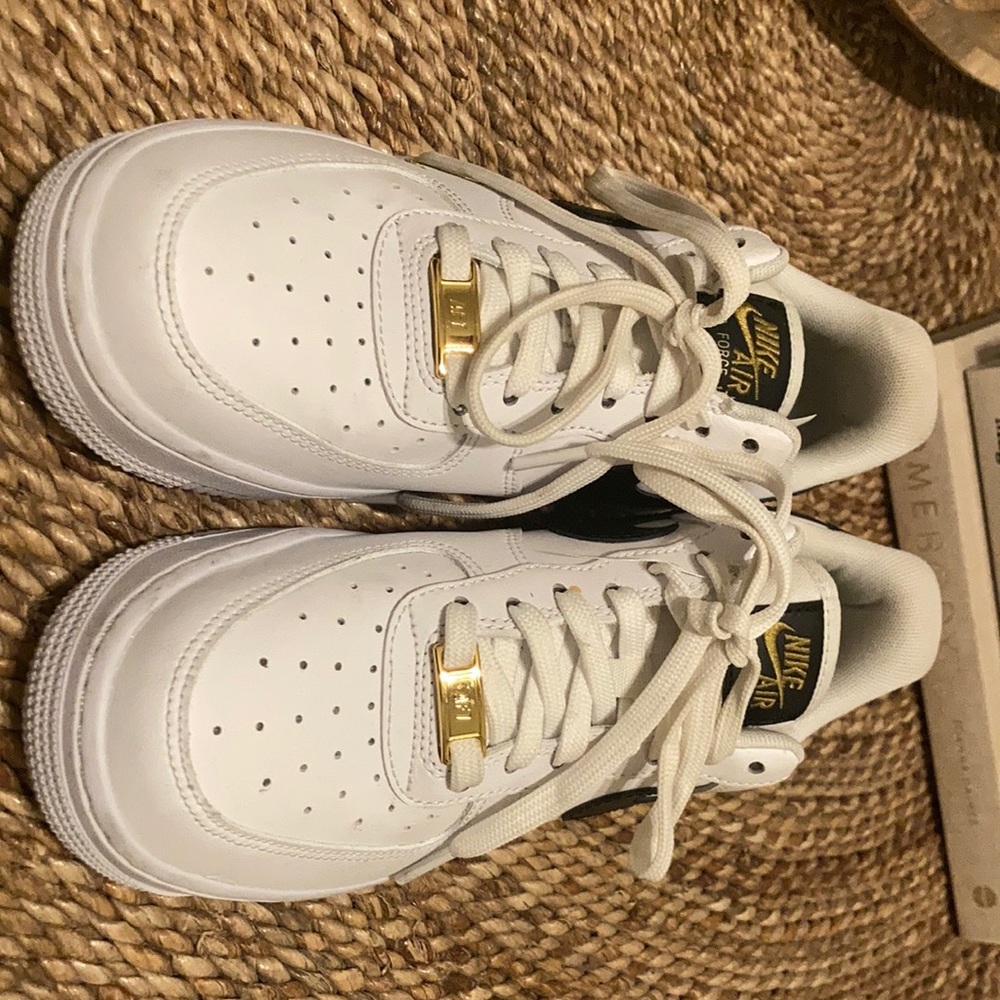Nike tennis shoes